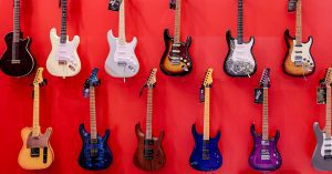 tonal and stylistic differences between HSS and SSS electric guitar