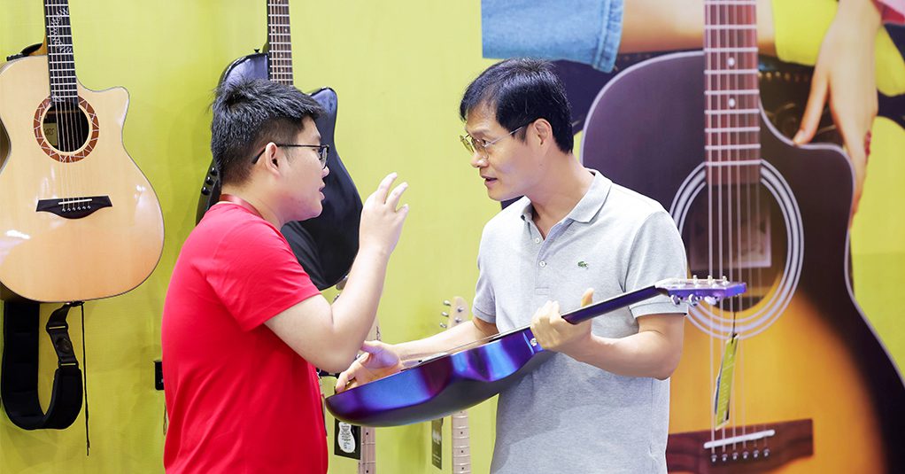 Selling Guitar to client