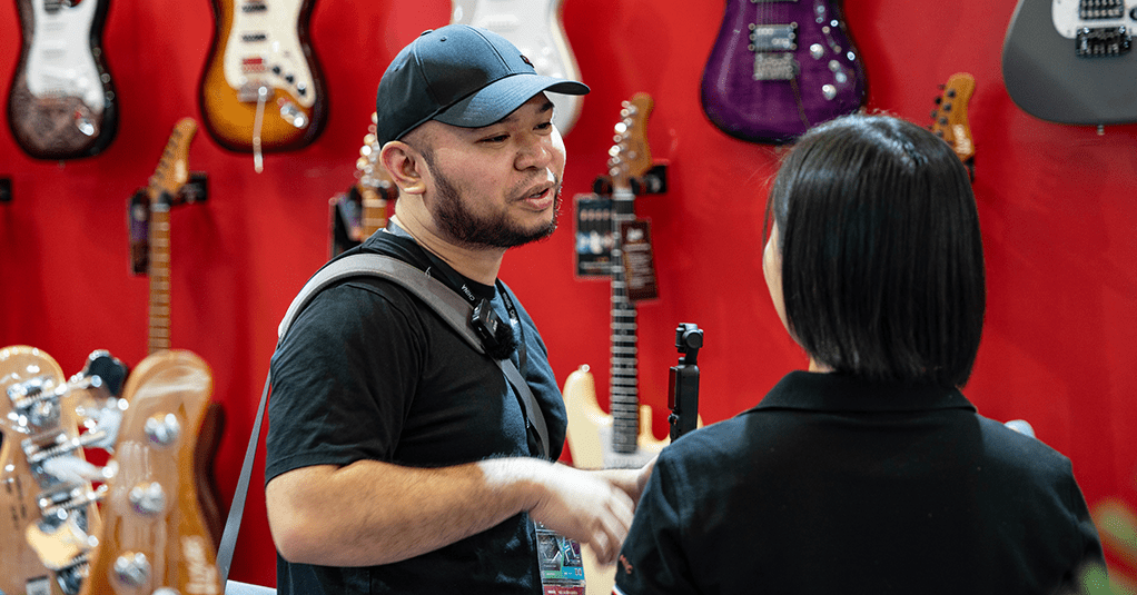 Smiger Guitar showcase